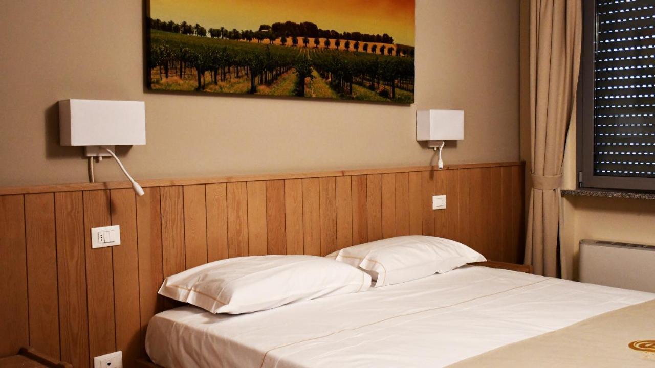 Eco Rooms & Apartments Voghera Esterno foto