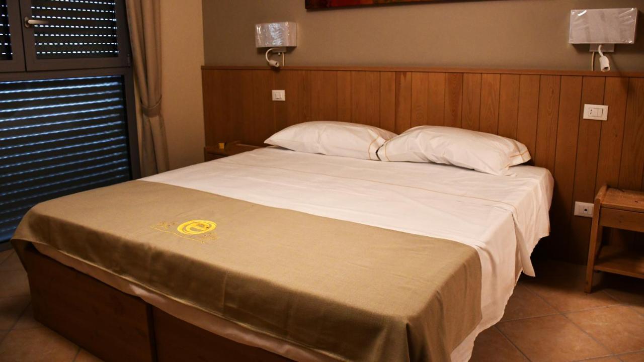Eco Rooms & Apartments Voghera Esterno foto