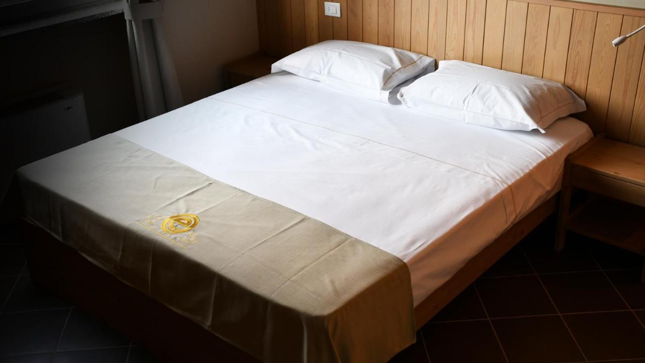 Eco Rooms & Apartments Voghera Esterno foto