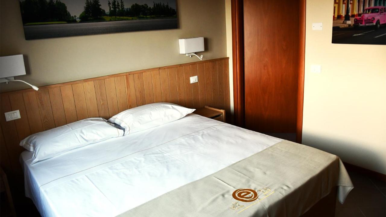 Eco Rooms & Apartments Voghera Esterno foto