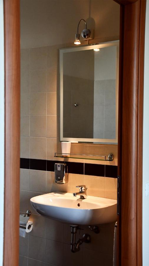 Eco Rooms & Apartments Voghera Esterno foto